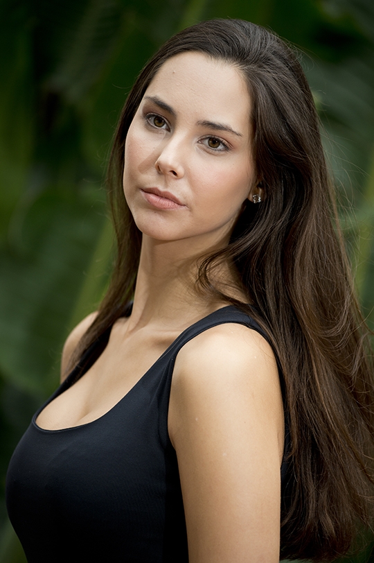 Laura R